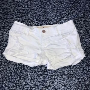 ⚠️4/20⚠️ white hollister distressed shorts